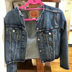 Levi’s Raw Hem Denim Jacket - XS